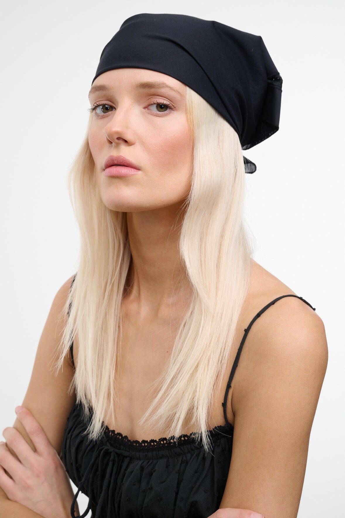 Sunny Headscarf Black | STAUD Everyday