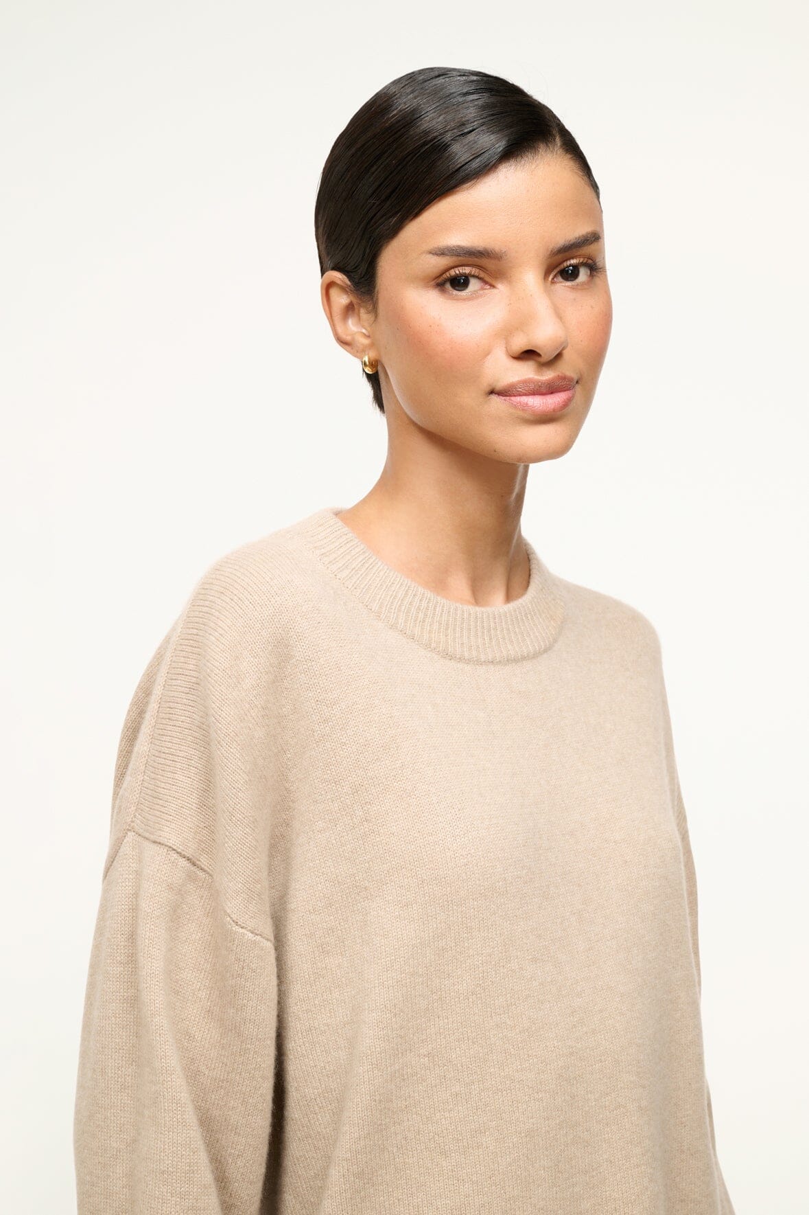 Serrano Cashmere Relaxed Crew Stone | STAUD Trending