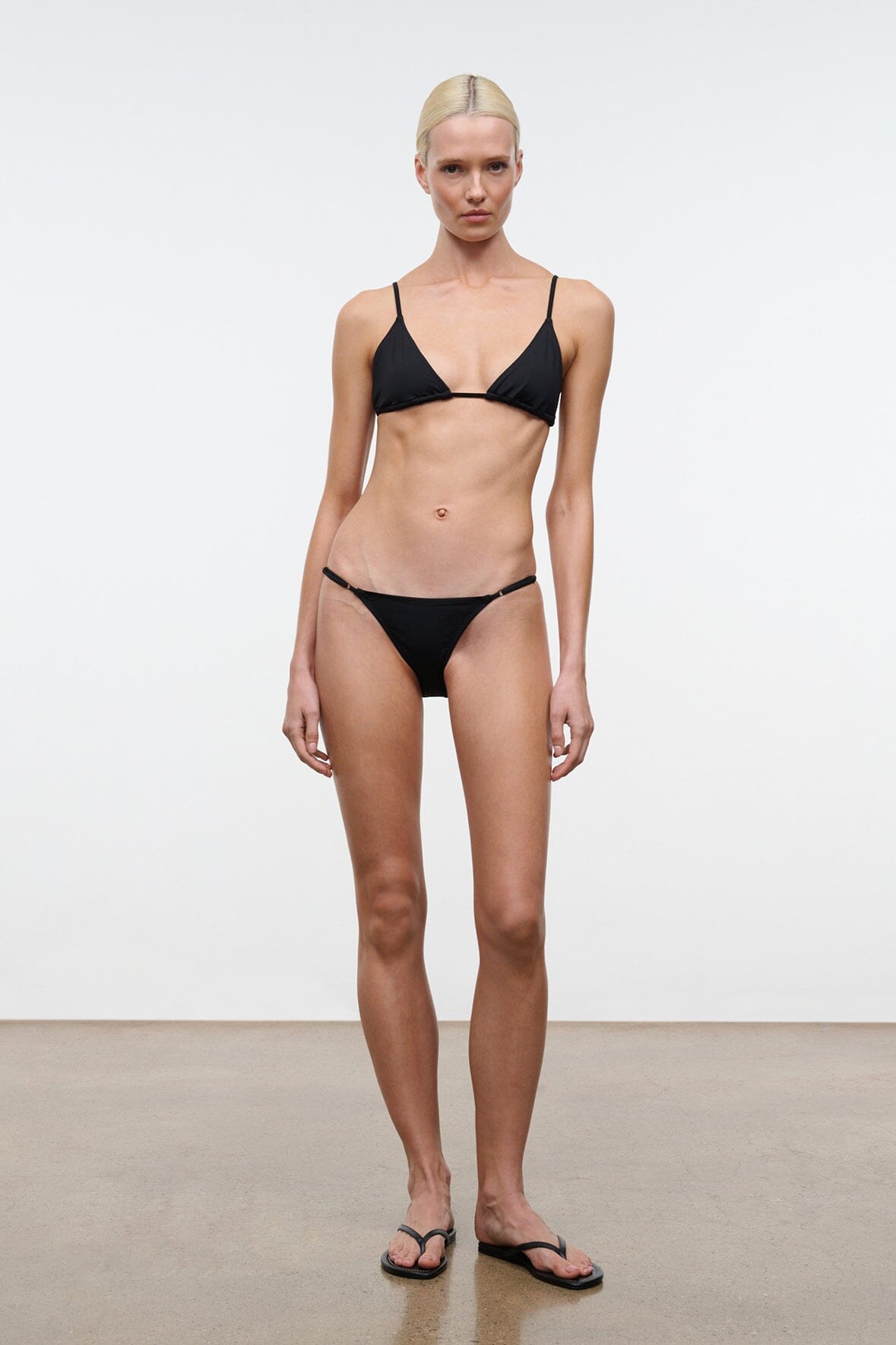 Alexis Triangle Top Black | STAUD Premium